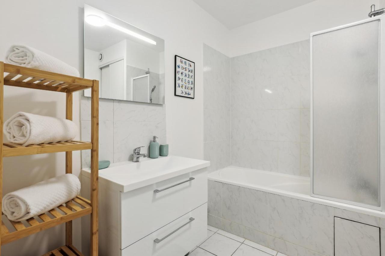 Le Montesquieu Apartment Versailles Exterior foto